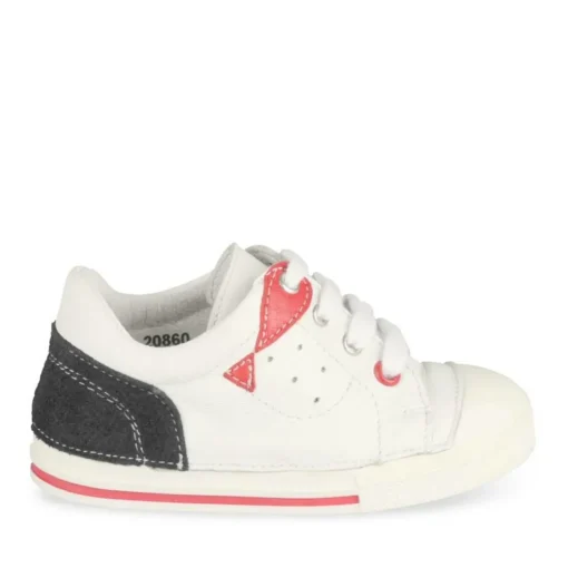 Baskets Baskets BLANC Garçon CUIR Motif Uni A Enfiler