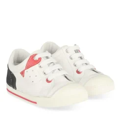 Baskets Baskets BLANC Garçon CUIR Motif Uni A Enfiler