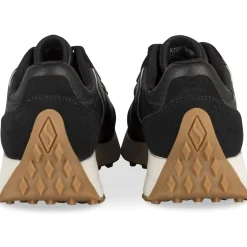 Baskets NOIR SKECHERS GUSTO