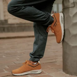Baskets Running MARRON Homme Motif Uni Lacets