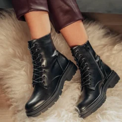 Bottines Rangers NOIR Femme Motif Uni Lacets