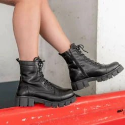 Bottines Rangers NOIR Femme CUIR Motif Uni Lacets