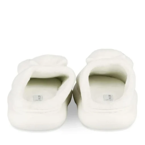 Chaussons BLANC Femme Motif Uni A Enfiler