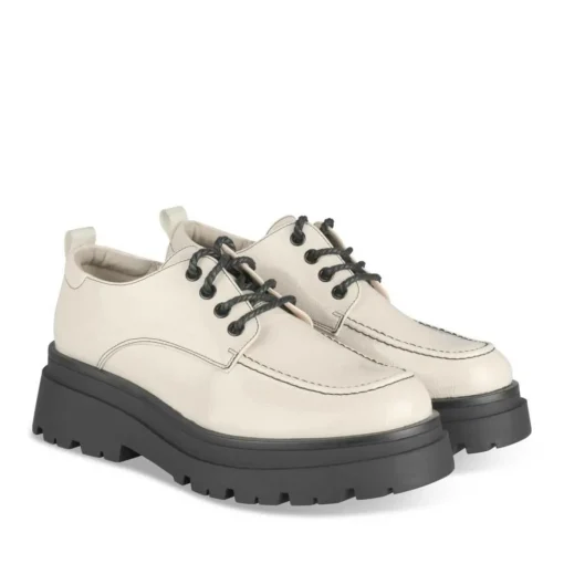 Derbies BEIGE Femme Motif Vernis Lacets