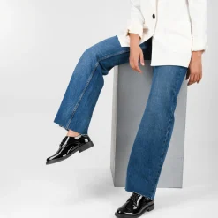 Derbies NOIR Femme Motif Vernis Lacets