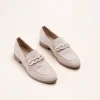 Mocassins BEIGE Femme CUIR Motif Chaîne A Enfiler
