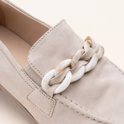 Mocassins BEIGE Femme CUIR Motif Chaîne A Enfiler