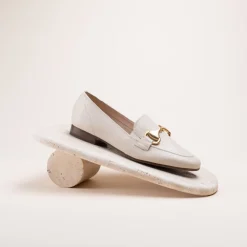 Mocassins BEIGE Femme CUIR Motif Chaîne A Enfiler