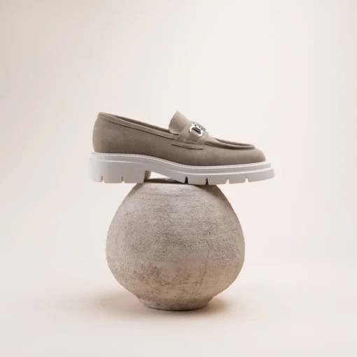 Mocassins TAUPE Femme CUIR Motif Chaîne A Enfiler